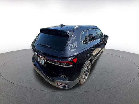 Used 2025 Volkswagen Taos SE image 8