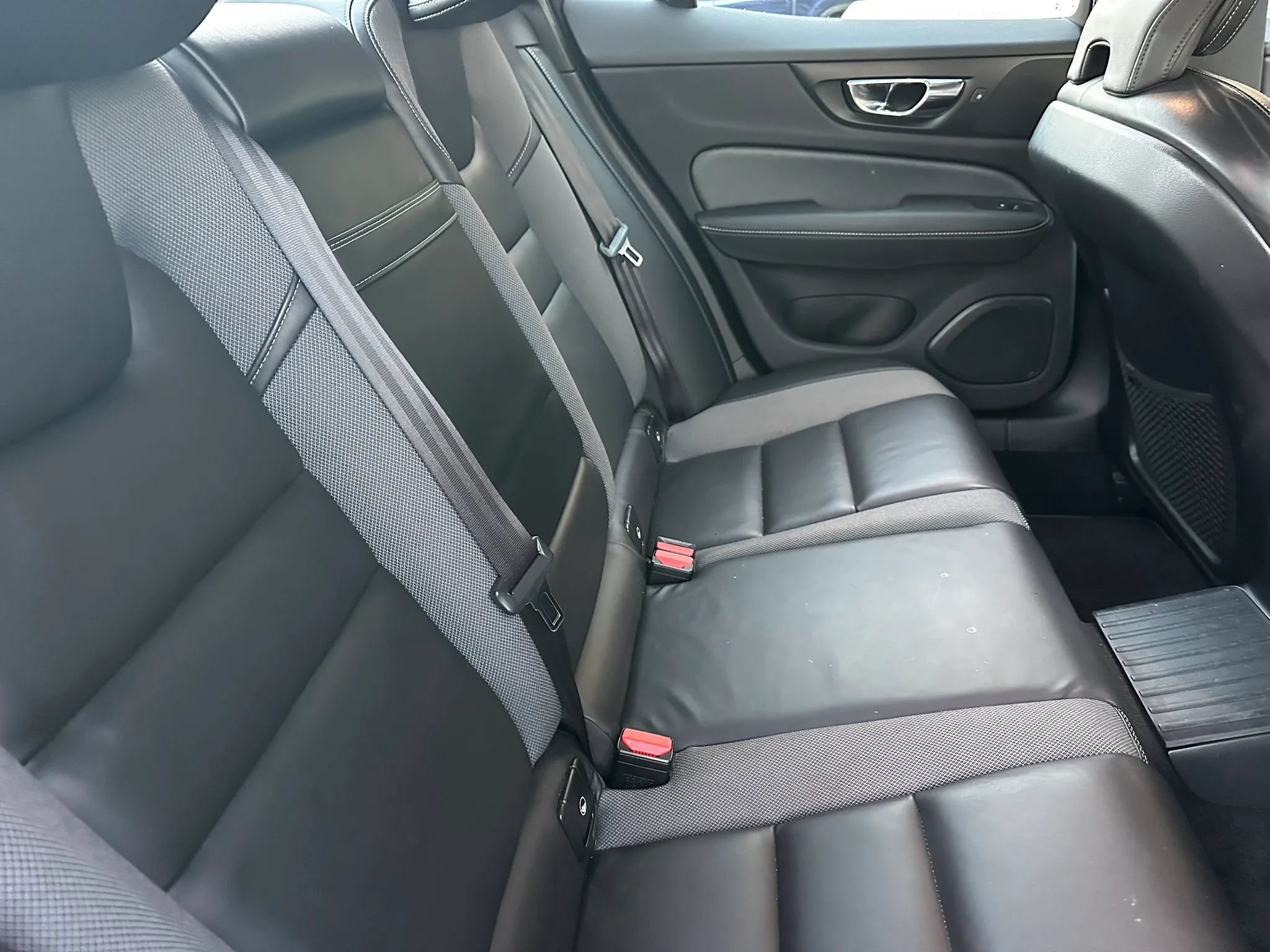 Used 2019 Volvo S60 T8 R-Design AWD/4WD image 14