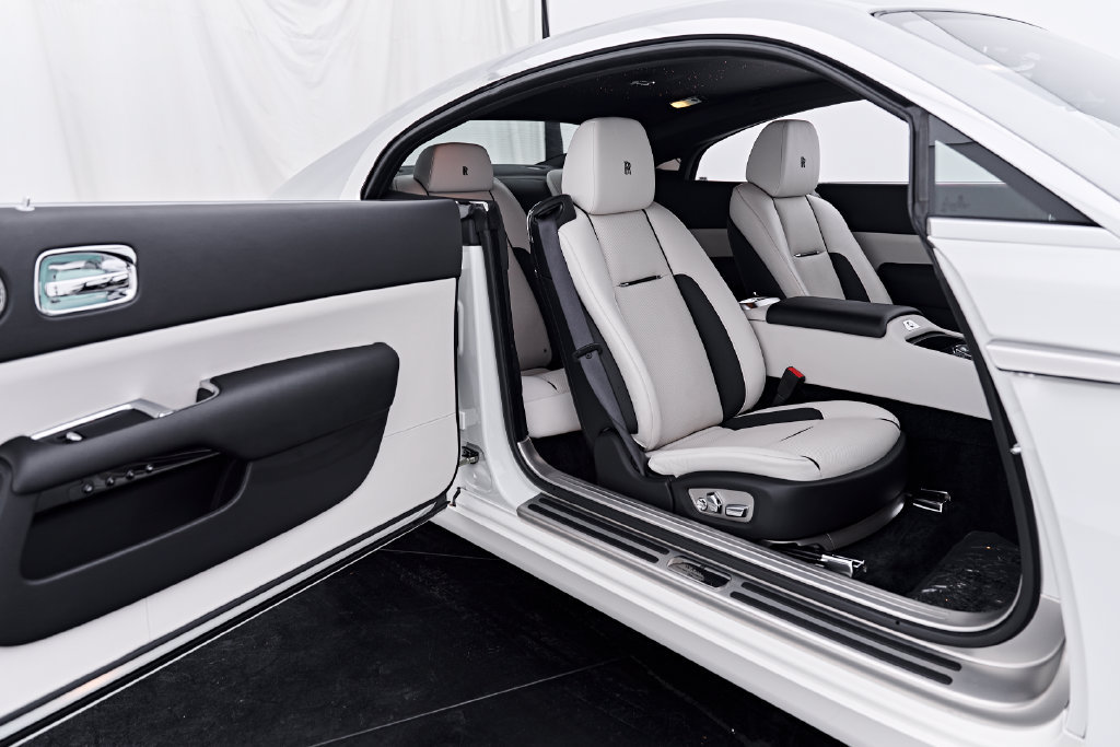 Used 2020 Rolls-Royce Wraith RWD image 34