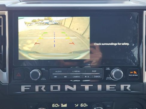 Used 2025 Nissan Frontier SV w/ SV Convenience Package RWD image 6