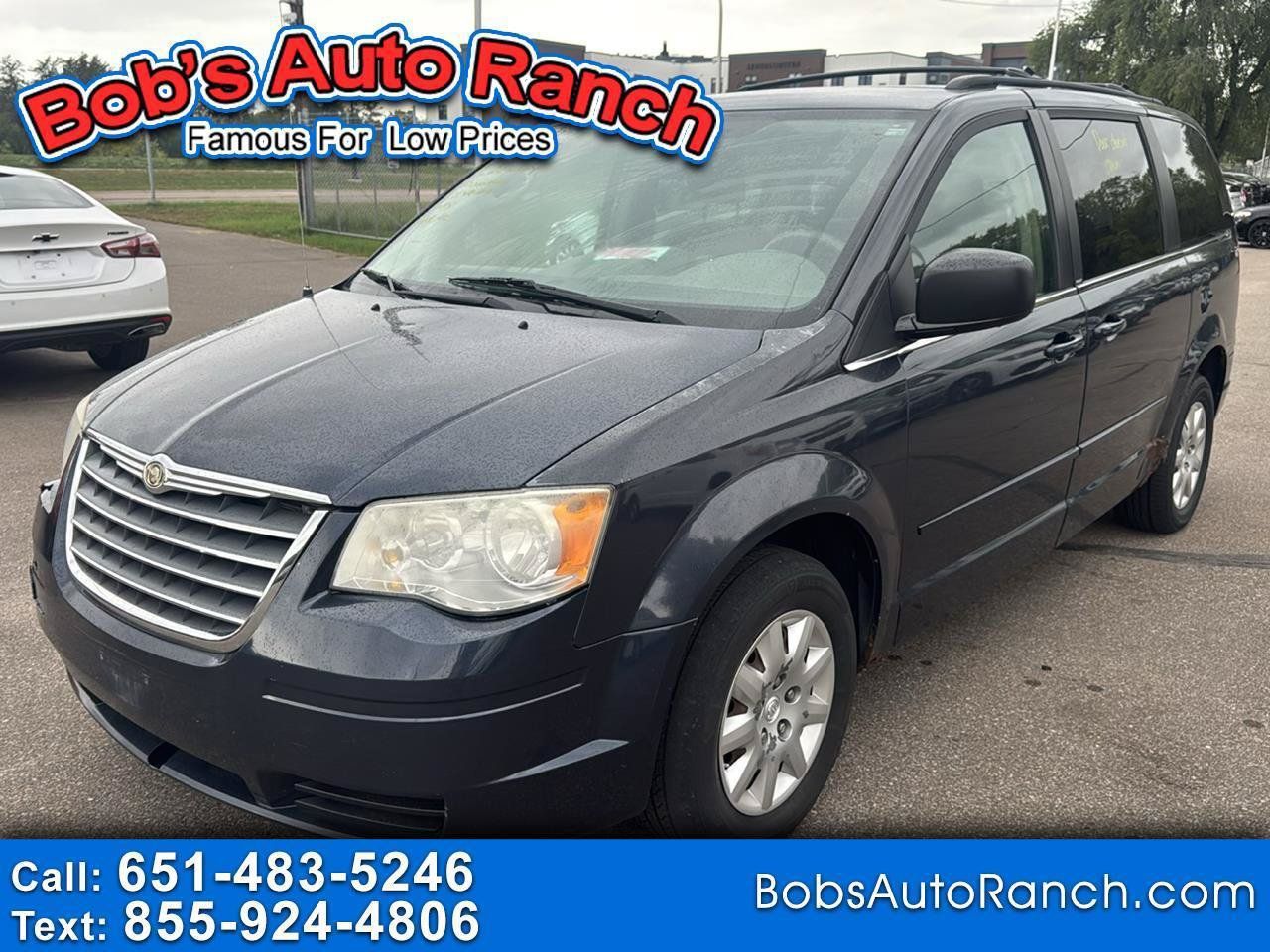 Used 2009 Chrysler Town & Country LX FWD image 1