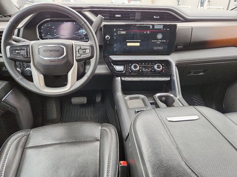 Used 2024 GMC Sierra 2500 Denali w/ Denali Reserve Package AWD/4WD image 10