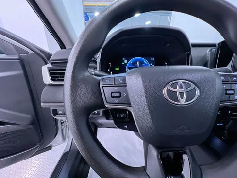 Used 2025 Toyota Camry LE FWD image 20