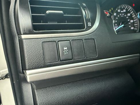 Used 2012 Toyota Camry SE image 30