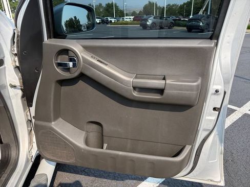 Used 2010 Nissan Xterra SE AWD/4WD image 16