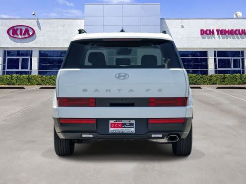 Used 2025 Hyundai Santa Fe SEL FWD image 5