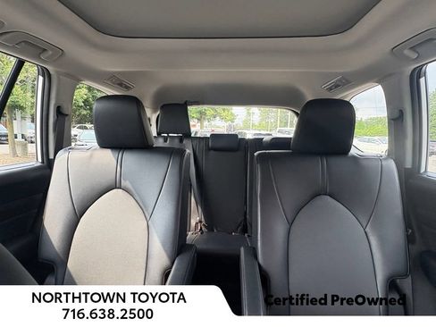 Used 2025 Toyota Grand Highlander AWD image 19