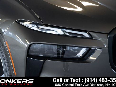 Used 2023 BMW X7 xDrive40i w/ M Sport Package AWD/4WD image 85