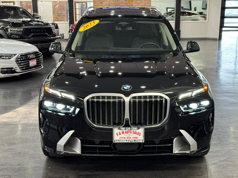 Used 2023 BMW X7 xDrive40i w/ Premium Package image 9