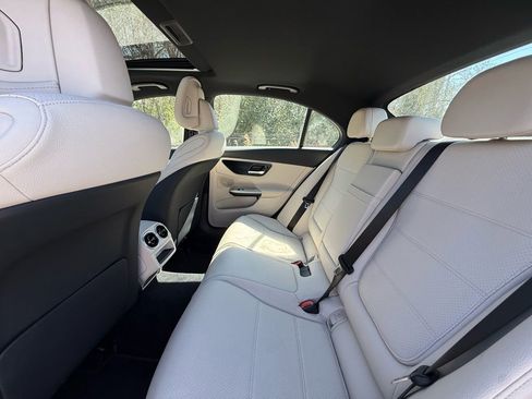 Used 2025 Mercedes-Benz C 300 4MATIC Sedan image 18