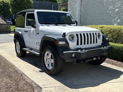 Used 2020 Jeep Wrangler Sport AWD/4WD image 2