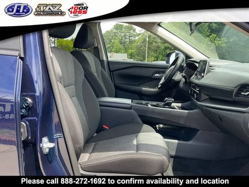Used 2025 Nissan Rogue SV FWD image 14
