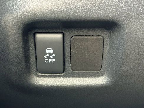 Used 2015 Nissan Versa Note SV image 22