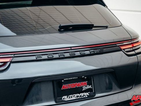 Used 2018 Porsche Panamera 4S image 35
