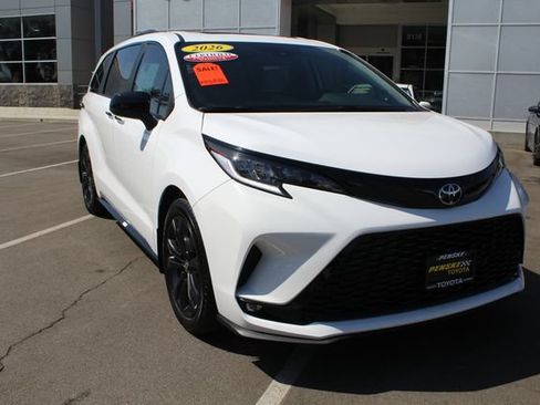 Certified 2026 Toyota Sienna XSE FWD image 2