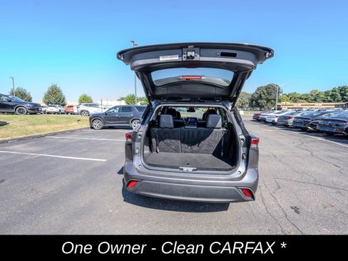 Used 2023 Toyota Highlander XLE image 11