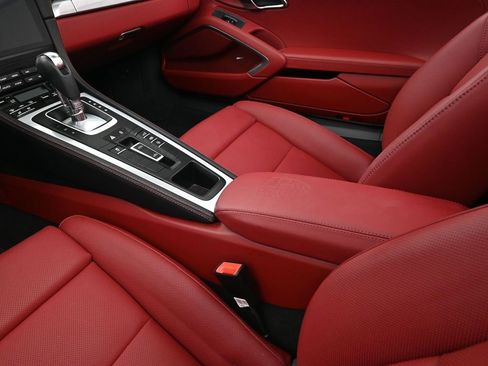 Used 2024 Porsche 718 Boxster image 18