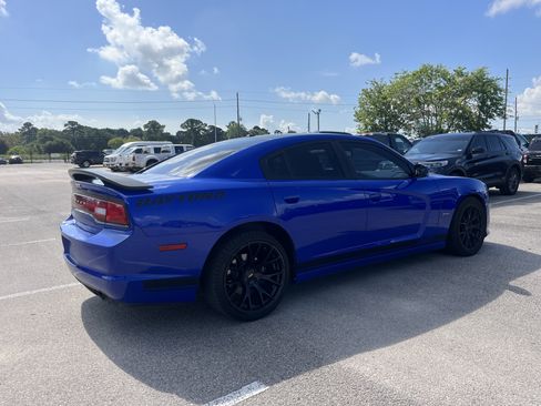 Used 2013 Dodge Charger R/T RWD image 2