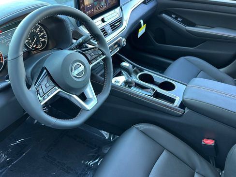 New 2025 Nissan Altima 2.5 SR w/ SR Premium Package image 10