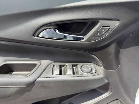 Used 2022 Chevrolet Equinox RS w/ RS Leather Package image 10