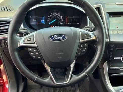 Certified 2018 Ford Edge Titanium w/ Technology Package AWD/4WD image 23