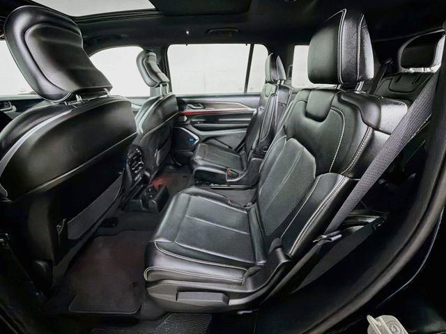 Used 2024 Jeep Grand Cherokee L Overland w/ Advanced Protech Group III AWD/4WD image 26