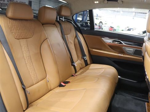 Used 2018 BMW 750Li xDrive w/ Executive Package image 16