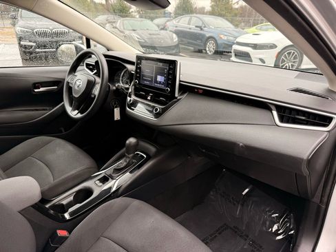 Used 2020 Toyota Corolla LE image 23