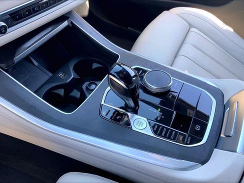 Used 2022 BMW X5 xDrive40i w/ M Sport Package image 17