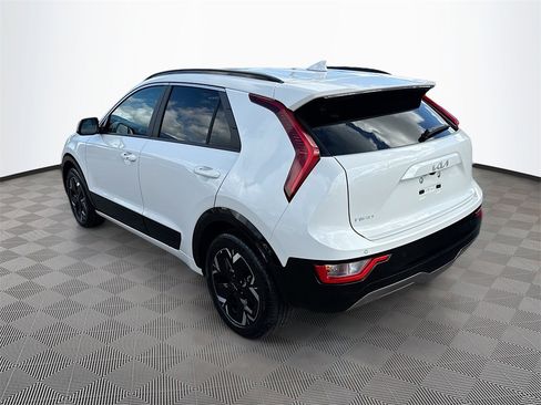 Used 2025 Kia Niro Wind w/ Wind Preserve Package image 8