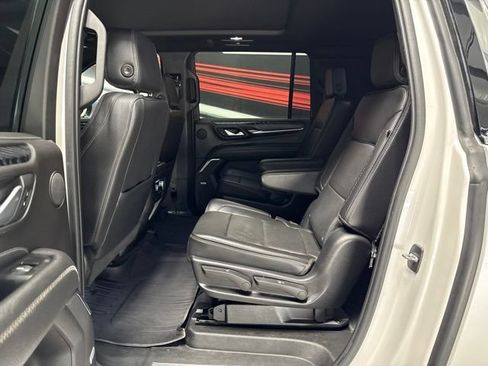 Used 2022 GMC Yukon XL Denali AWD/4WD image 16