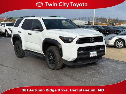 Certified 2025 Toyota 4Runner SR5 image 1