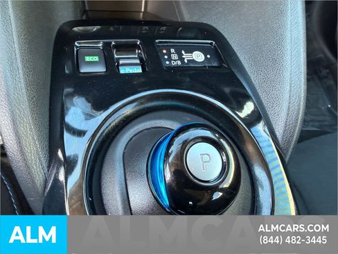 Used 2018 Nissan Leaf SV w/ SV Technology Package image 18