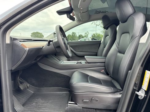 Used 2022 Tesla Model Y Long Range AWD/4WD image 16