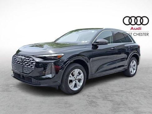 Certified 2025 Audi Q5 Premium AWD/4WD image 3