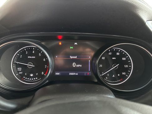 Used 2020 Buick Encore GX Essence image 14