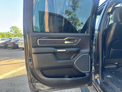 Used 2019 RAM 1500 Laramie AWD/4WD image 16