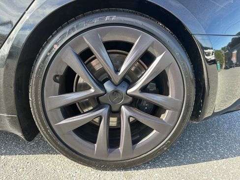 Used 2021 Tesla Model S Plaid image 33