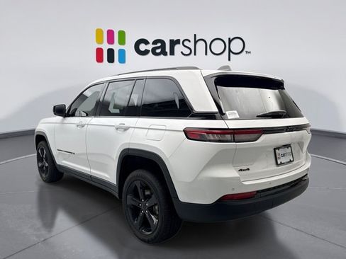 Used 2024 Jeep Grand Cherokee Altitude AWD/4WD image 3