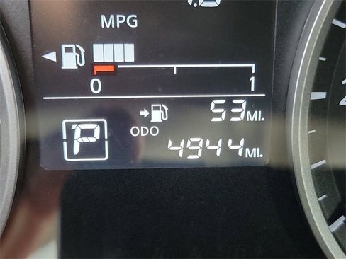 Used 2024 Nissan Kicks S image 11