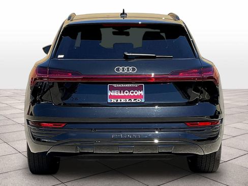 Used 2024 Audi Q8 e-tron Premium Plus w/ Premium Plus Package AWD/4WD image 7