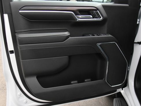 Used 2024 GMC Sierra 1500 SLT image 16