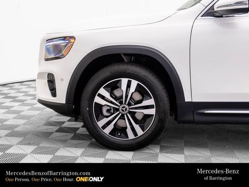 New 2025 Mercedes-Benz GLB 250 4MATIC image 33