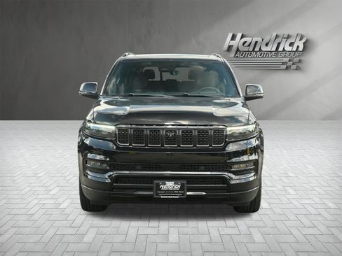 Used 2022 Jeep Grand Wagoneer Series II AWD/4WD image 3