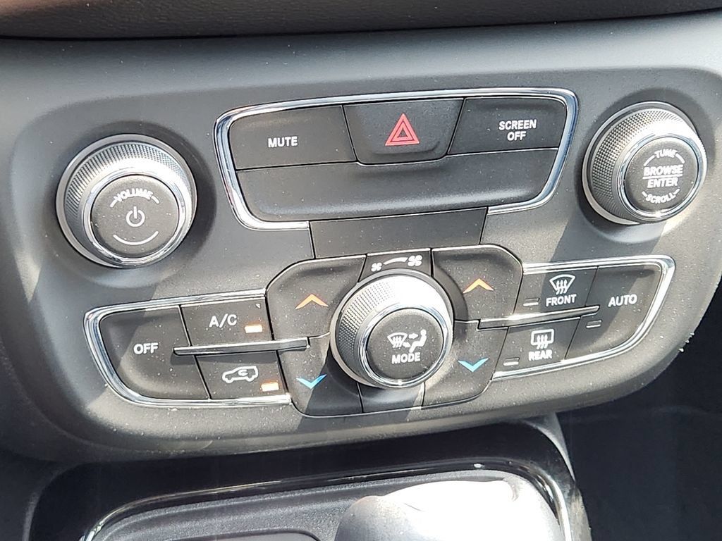 Used 2020 Jeep Compass Limited AWD/4WD image 24