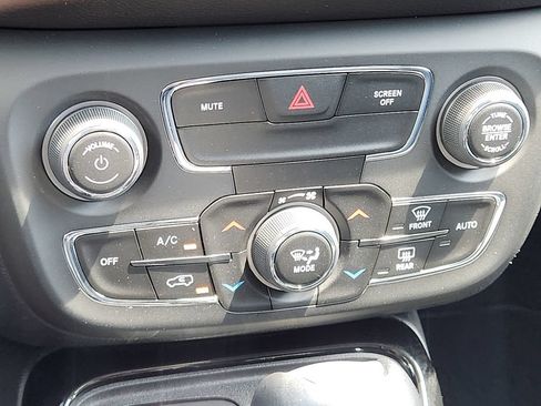 Used 2020 Jeep Compass Limited AWD/4WD image 24