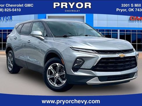 Used 2024 Chevrolet Blazer LT FWD image 1