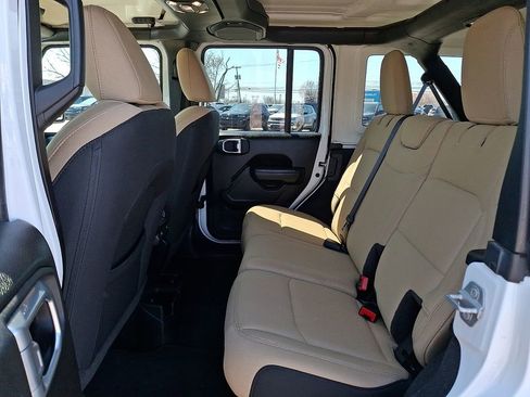Used 2022 Jeep Wrangler Unlimited Sport AWD/4WD image 13
