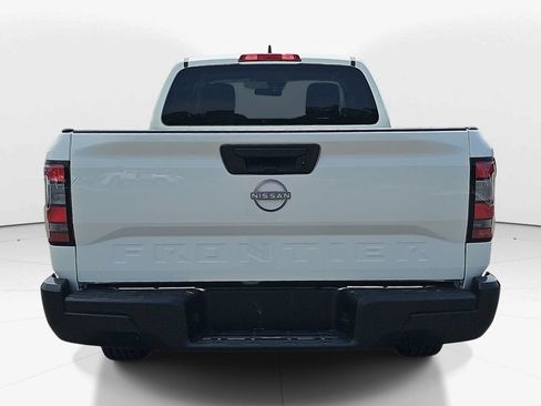 Used 2024 Nissan Frontier S RWD image 7