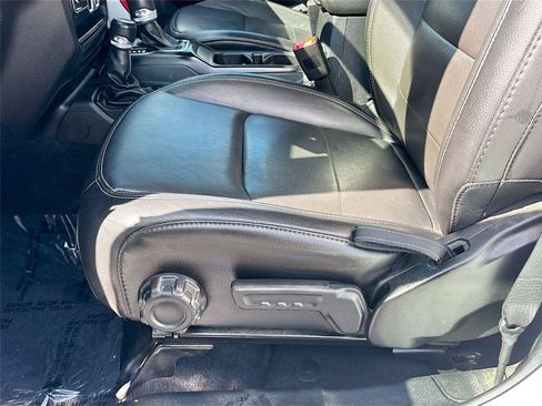 Used 2020 Jeep Gladiator Overland AWD/4WD image 19